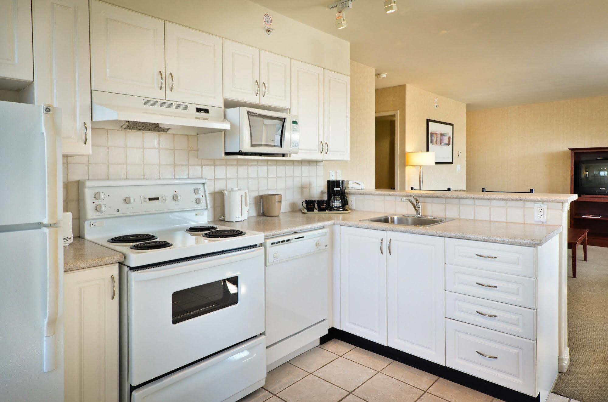 Sandman Suites Surrey - Guildford Exterior photo